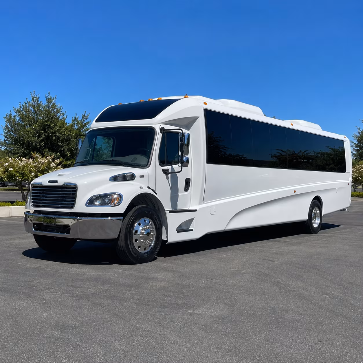 canton 28 passenger minibus
