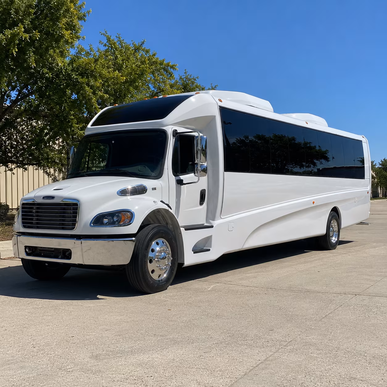 canton 30 passenger minibus