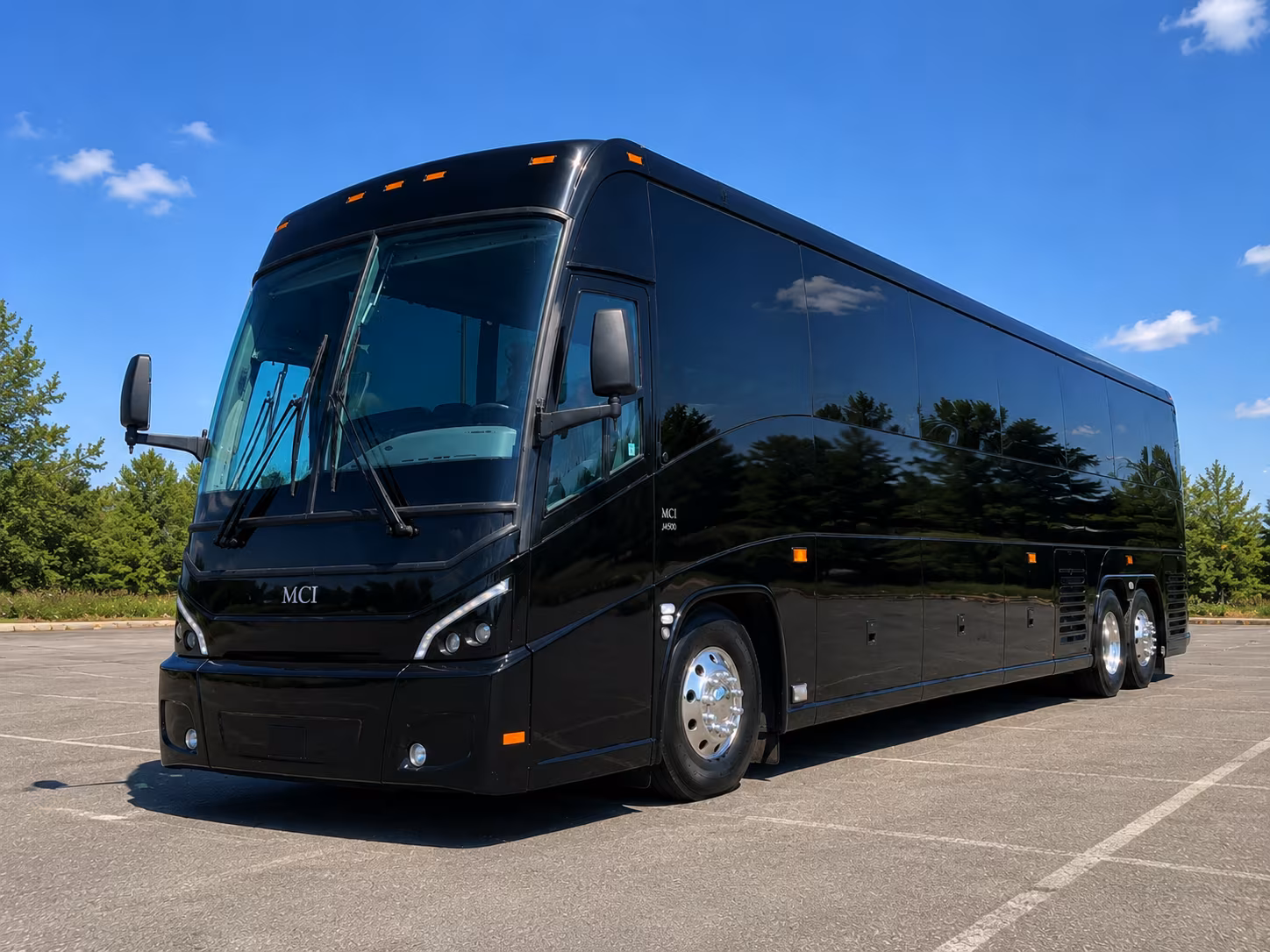 charter buses to detroit metro airport for corporate travel groups