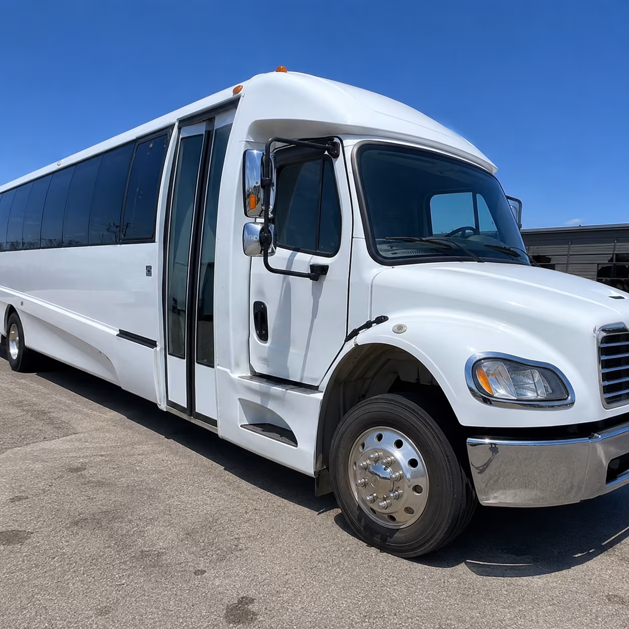 corporate event and conference buses serving canton and ann arbor