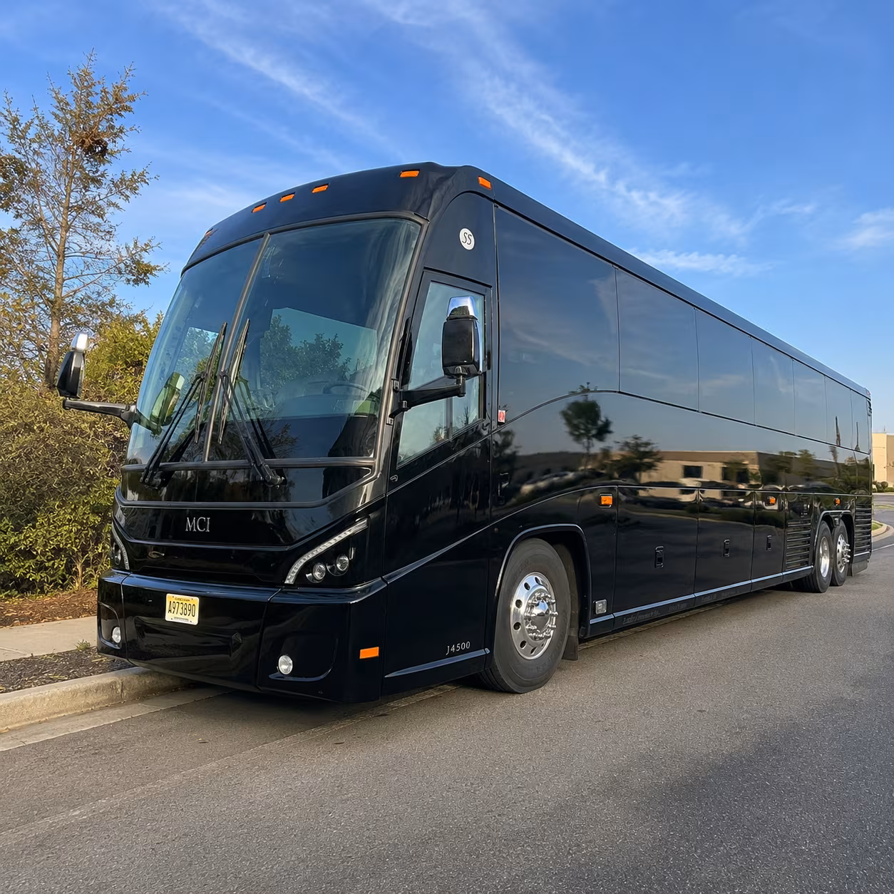 willow run airport shuttle buses for canton charters and cargo groups